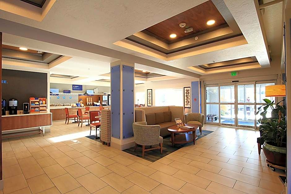 Holiday Inn Express Hotel & Suites Ashland By IHG