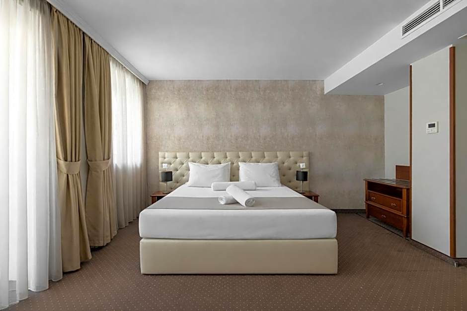 Alexandar Square Boutique Hotel