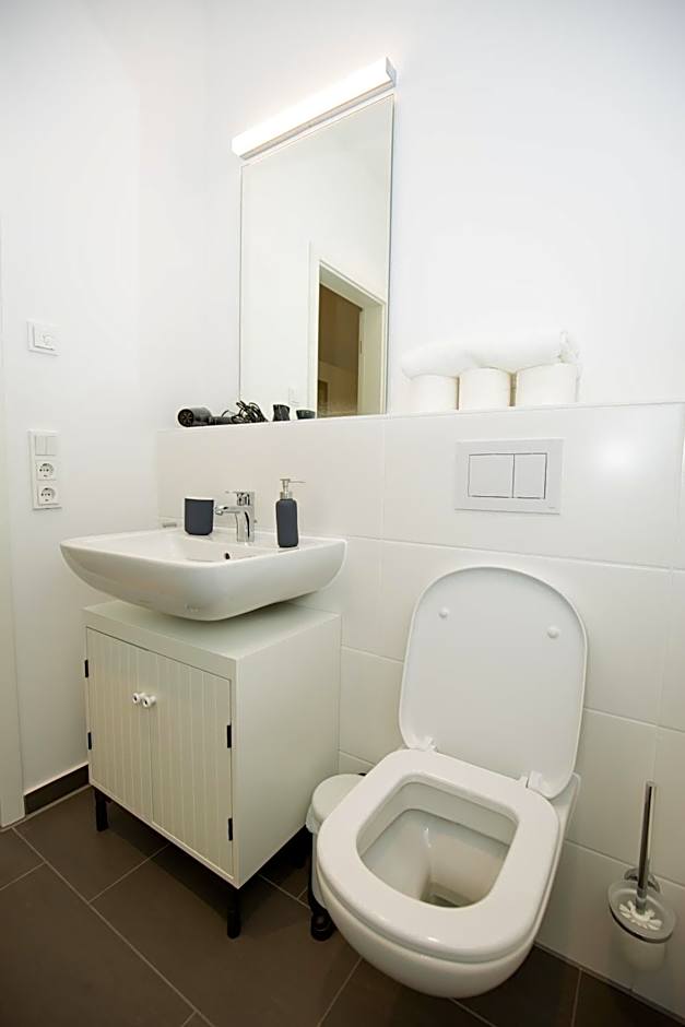 My room serviced apartment-Messe