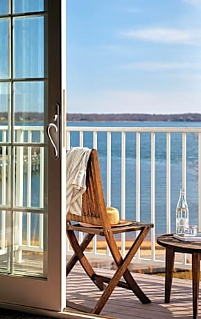 The Harbor Front Inn