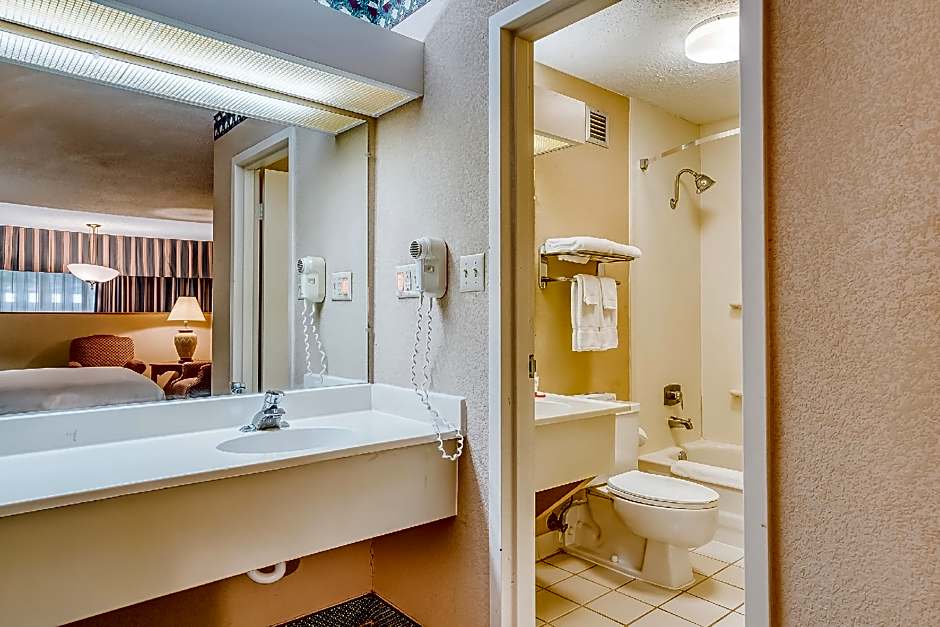 OYO Hotel Monroe LA I-20
