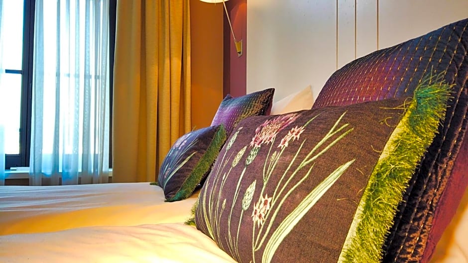 Hotel Bliss