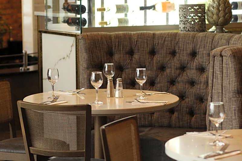 Riverside Lodge Hotel