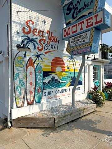 Surfcomber Motel