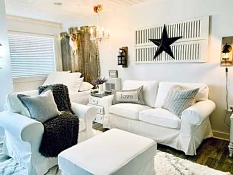 Beech Mtn Studio Retreat! Ski, Hike & Sip Nearby