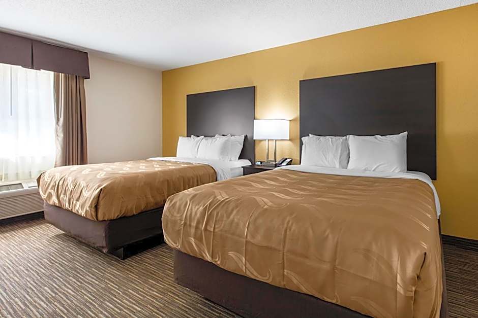 Quality Inn & Suites Metropolis I-24