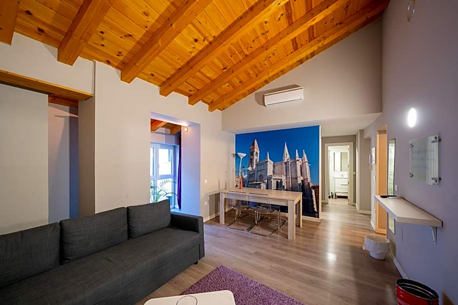 Apartamentos GO - Leopoldo Cano Center