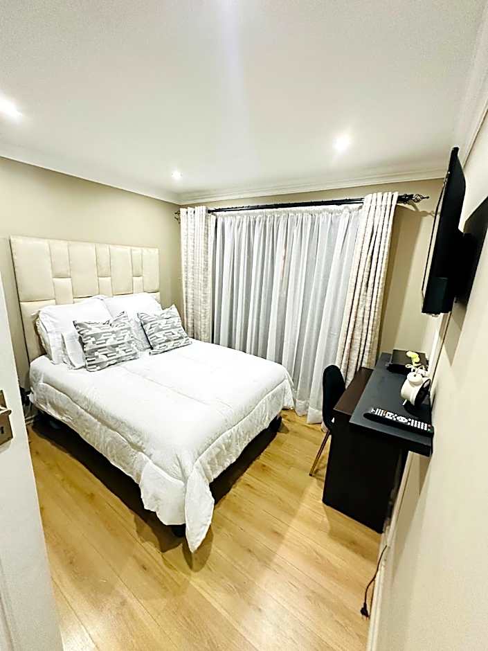 Photo 1 of 5 of Double Room