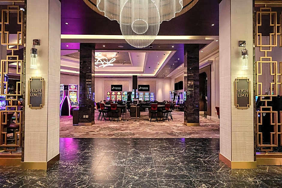 Horseshoe Lake Charles Hotel & Casino - A Caesars Rewards Destination