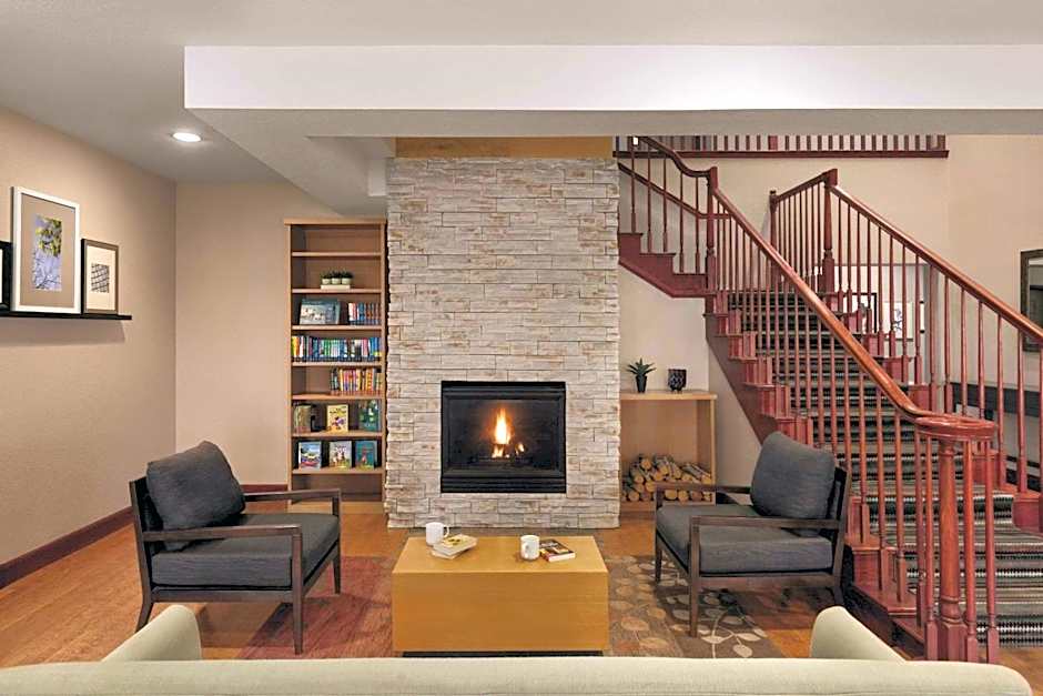 Country Inn & Suites by Radisson, Willmar, MN