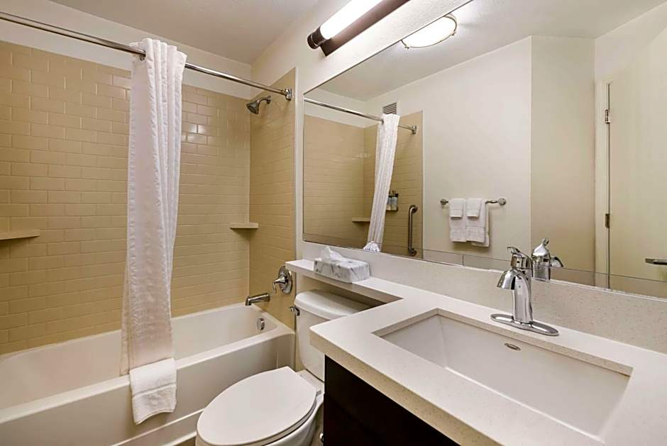 Sonesta Simply Suites Hampton