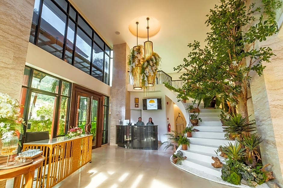 The Lunar Patong Hotel