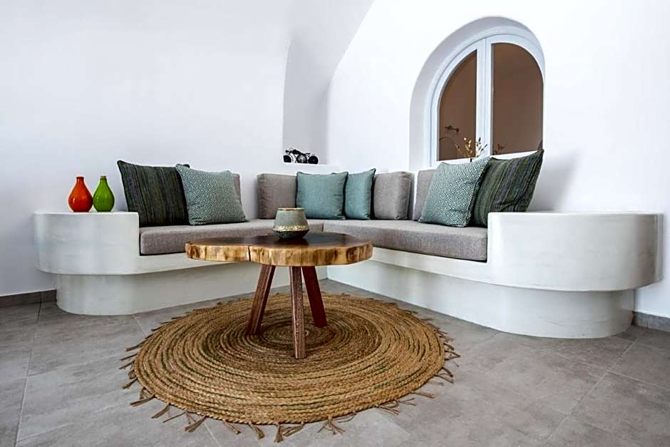 Sun Angelos Oia - Luxury Cave Suites