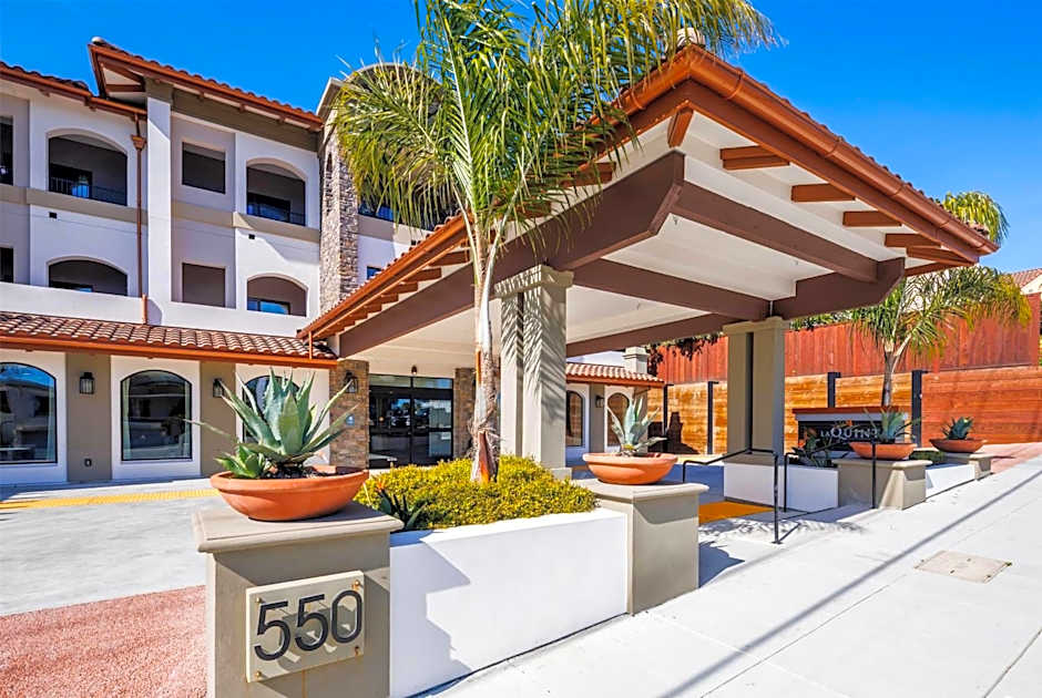 La Quinta Inn & Suites by Wyndham Santa Cruz