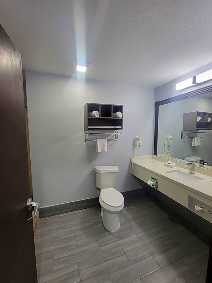 Blue Bay Inn And Suites