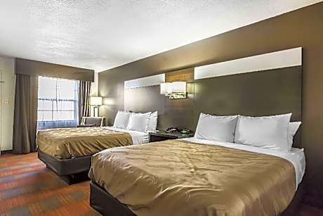 2 Queen Beds Smoking