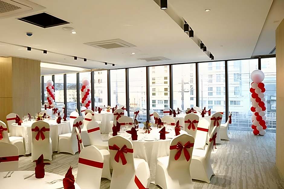 Red Hotel Cubao, Quezon City