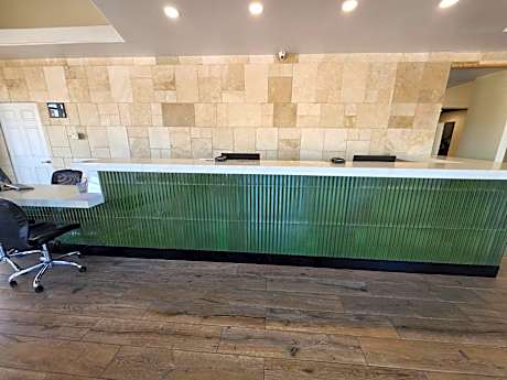 The Grand Inn Peoria