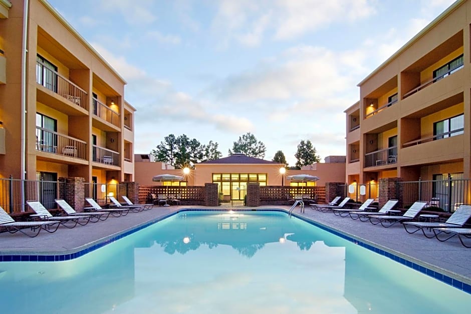 Courtyard by Marriott Huntsville University Drive