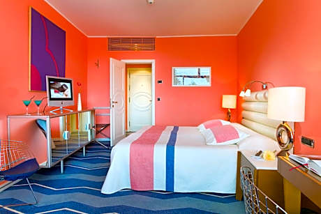 Deluxe Room with Sea or Pool View