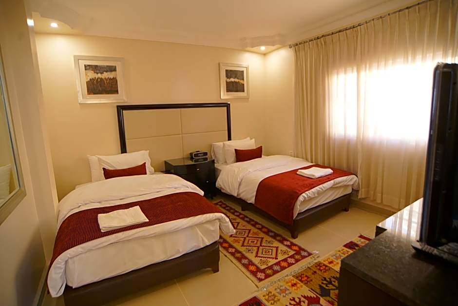 Over Mountains Hotel