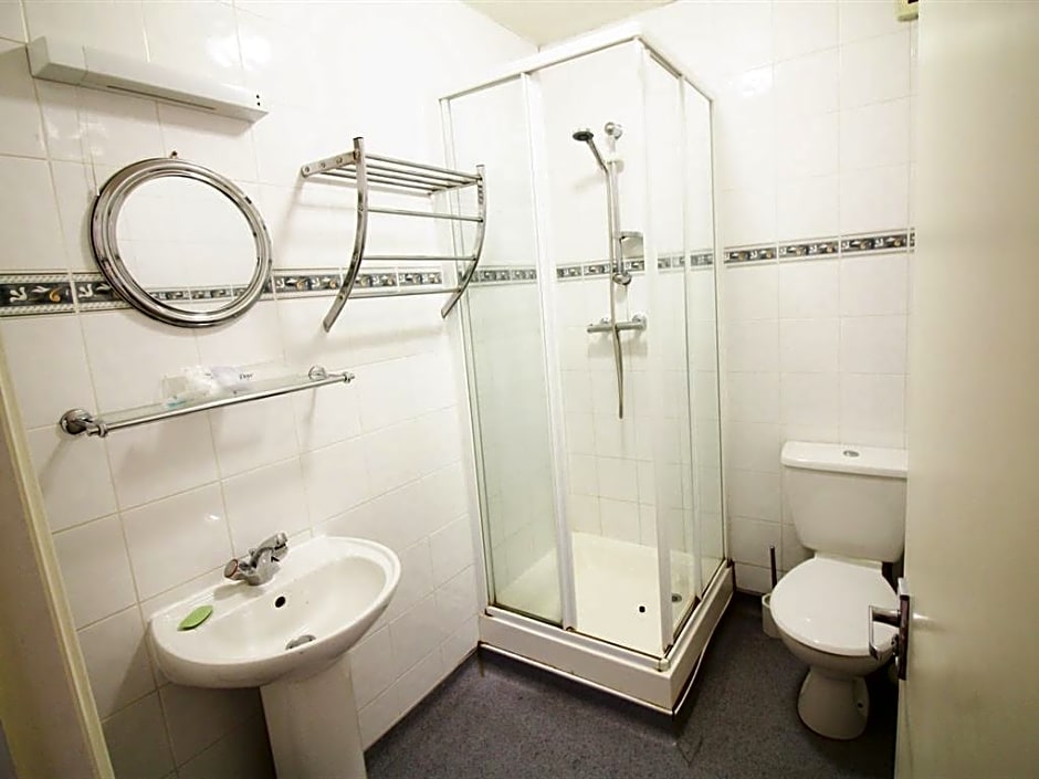 Summerfield Pub & Boutique Rooms