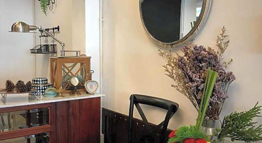 Bloom Boutique Hotel and Cafe