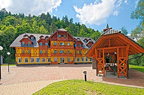 Dom zdravia - KÚPELE PIENINY