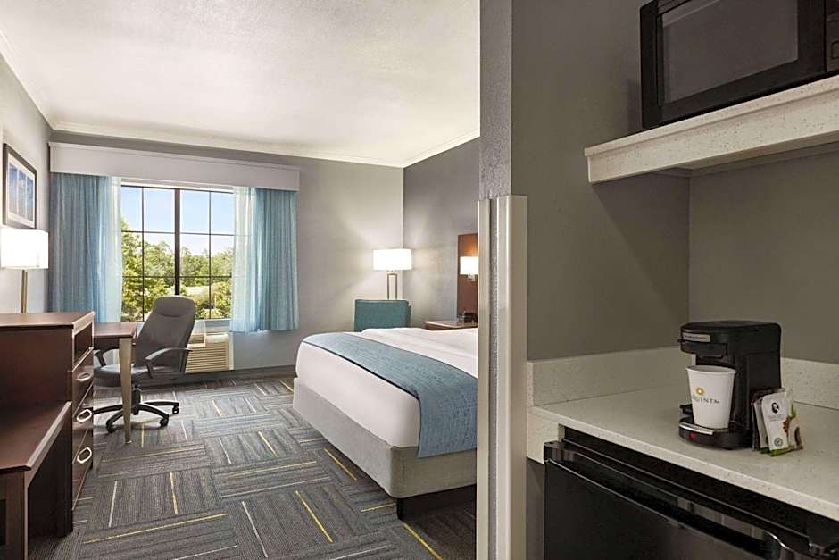 La Quinta Inn & Suites by Wyndham Dublin