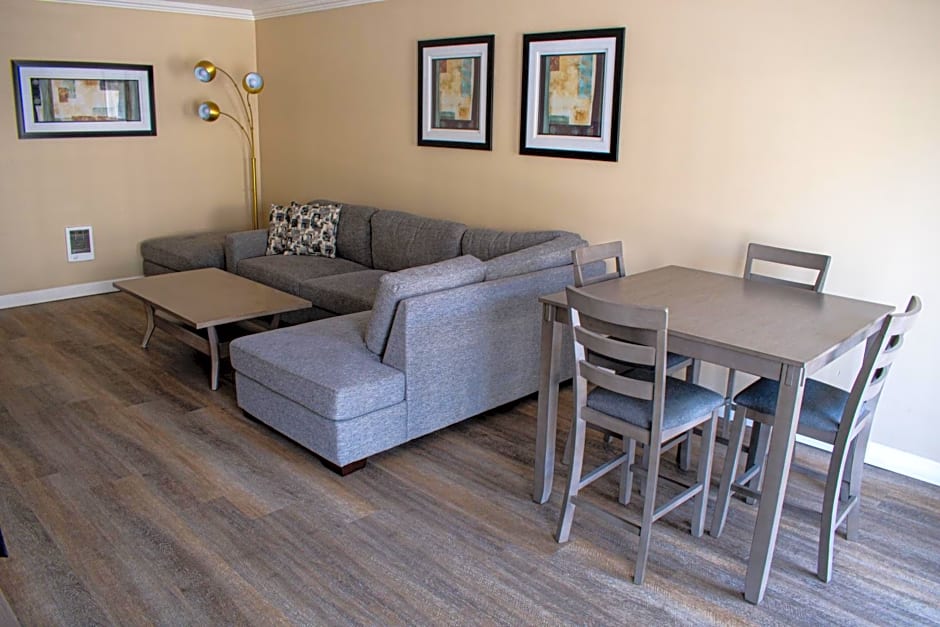 Travelodge by Wyndham Monterey Bay