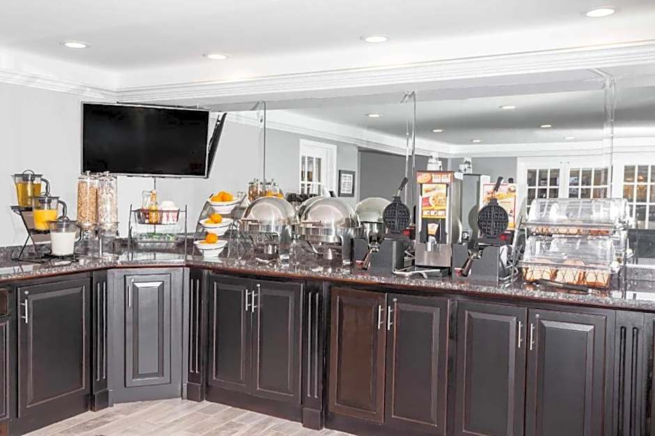 Baymont by Wyndham Glenview