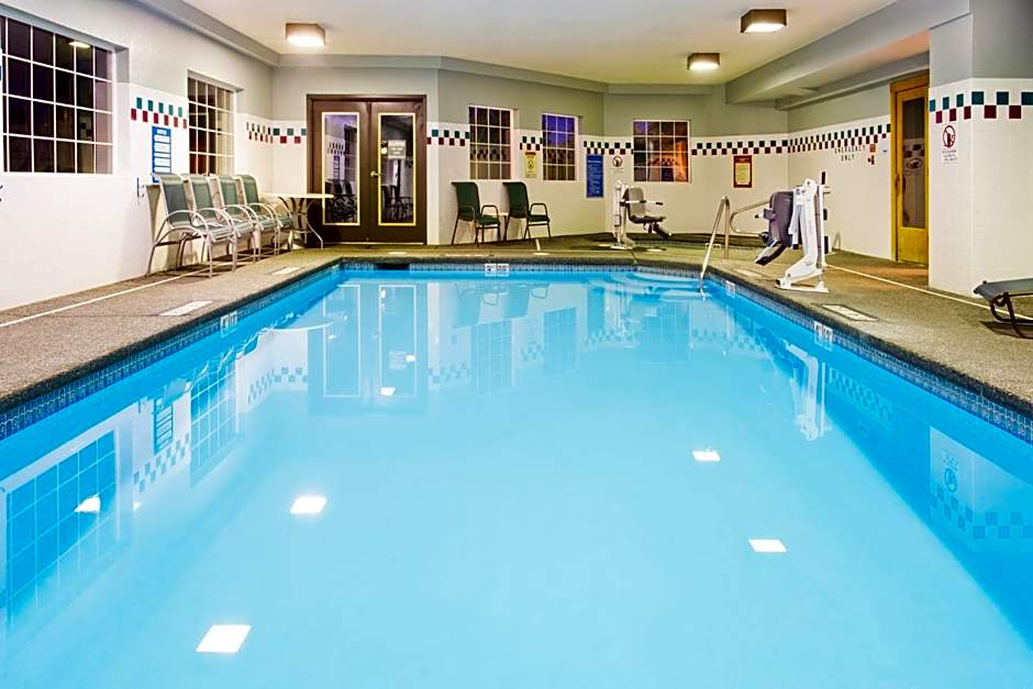 Holiday Inn Express Hotel & Suites Portland - Jantzen Beach By IHG