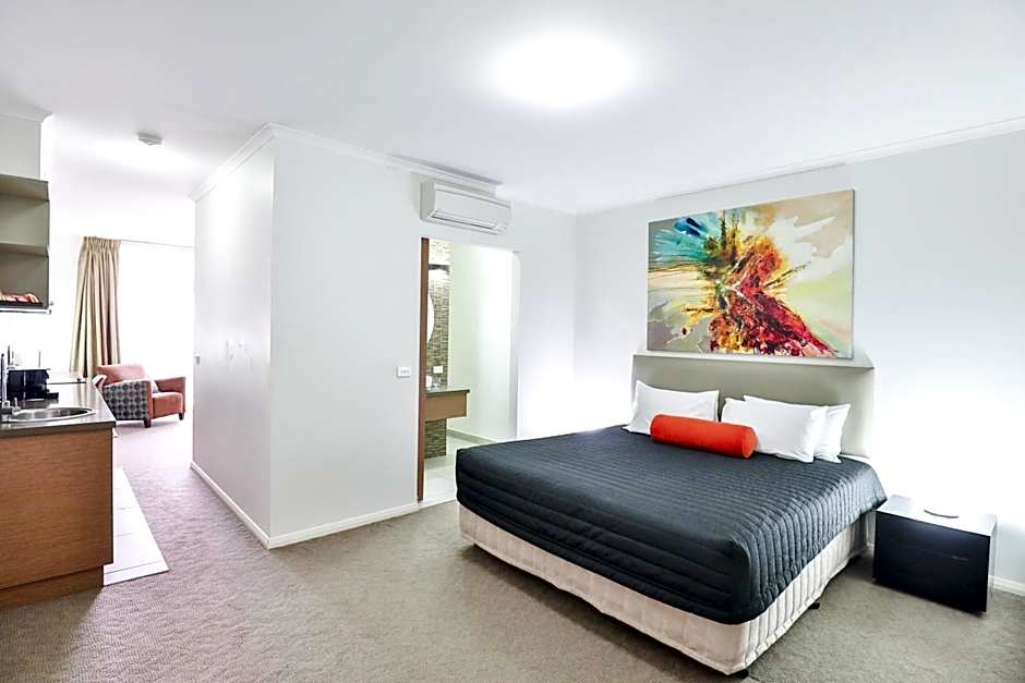 Indulge Apartments - Ontario