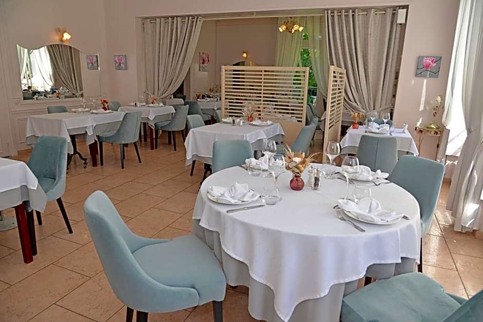 Logis Hostellerie Le Chatel Nangis