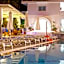 Tinas Plus Hotel