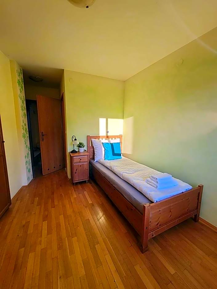 Zdjęcie 1 z 4 — Single Room