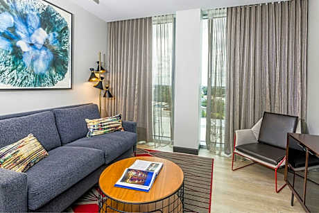 Suite, 1 King, Sofa bed