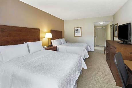 Photo for 2 Queen Beds Nonsmoking