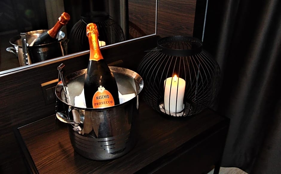 Almond Business Hotel