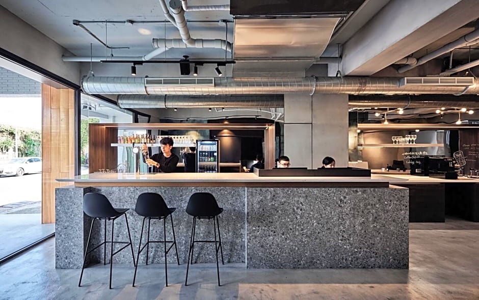 Bouti Waterfront Hotel