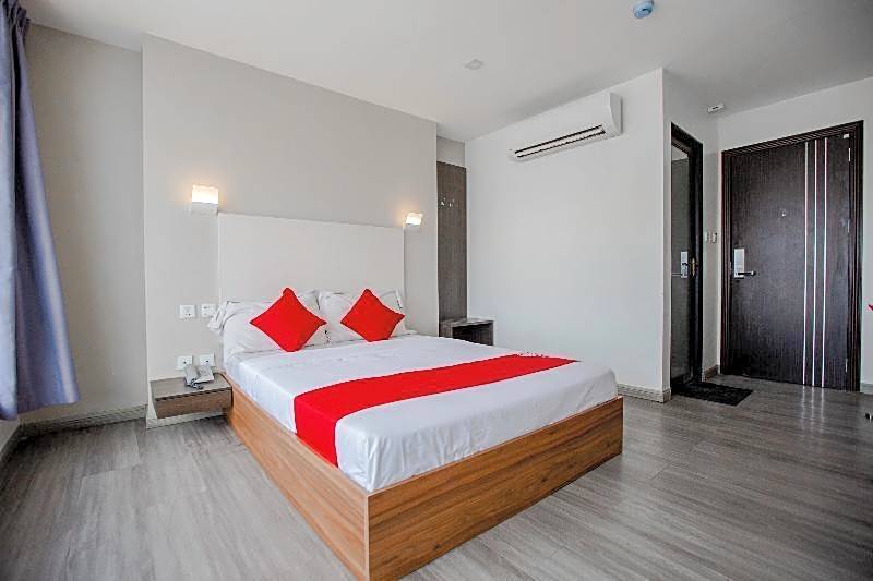 OYO 666 Mc Hotel Fairview