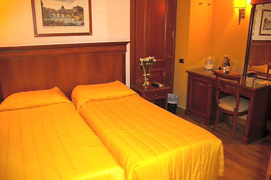Luxury Rooms H 2000 Roma