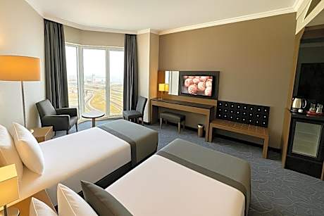 Deluxe Twin Sea and City View Non Smoking