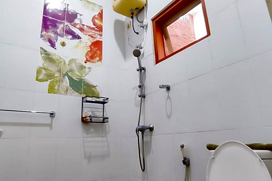 RedDoorz Syariah @ Chilla Guest House Padang