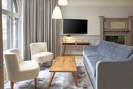 Heritage Junior King Suite with Urban View