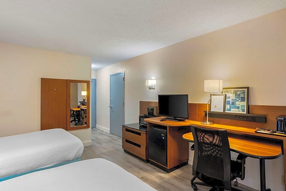 Comfort Inn & Suites Mt Laurel - Philadelphia