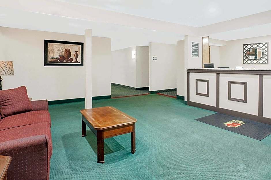 Super 8 by Wyndham Middletown