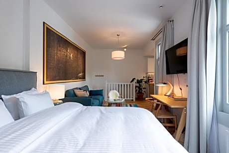 Studio Apartment