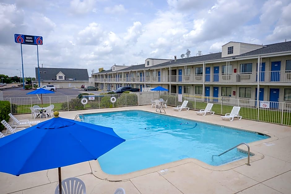 Motel 6-Webster, TX - Houston - Nasa Lake