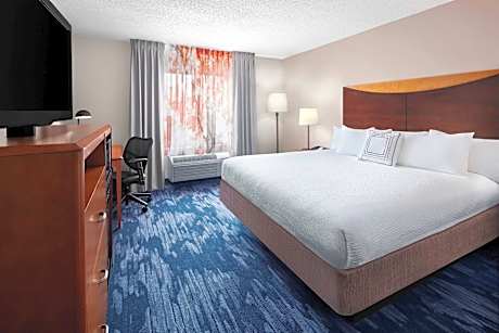 Room, 1 King Bed (Mobility Accessible, Tub) (1 King Bed)